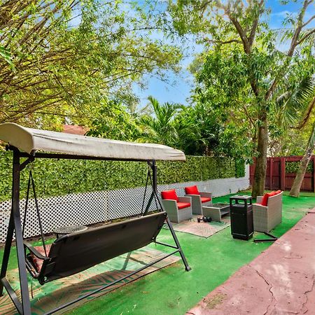 Hostel Crocodhouse Early Check In Eight Years Hosting Fort Lauderdale Exterior foto