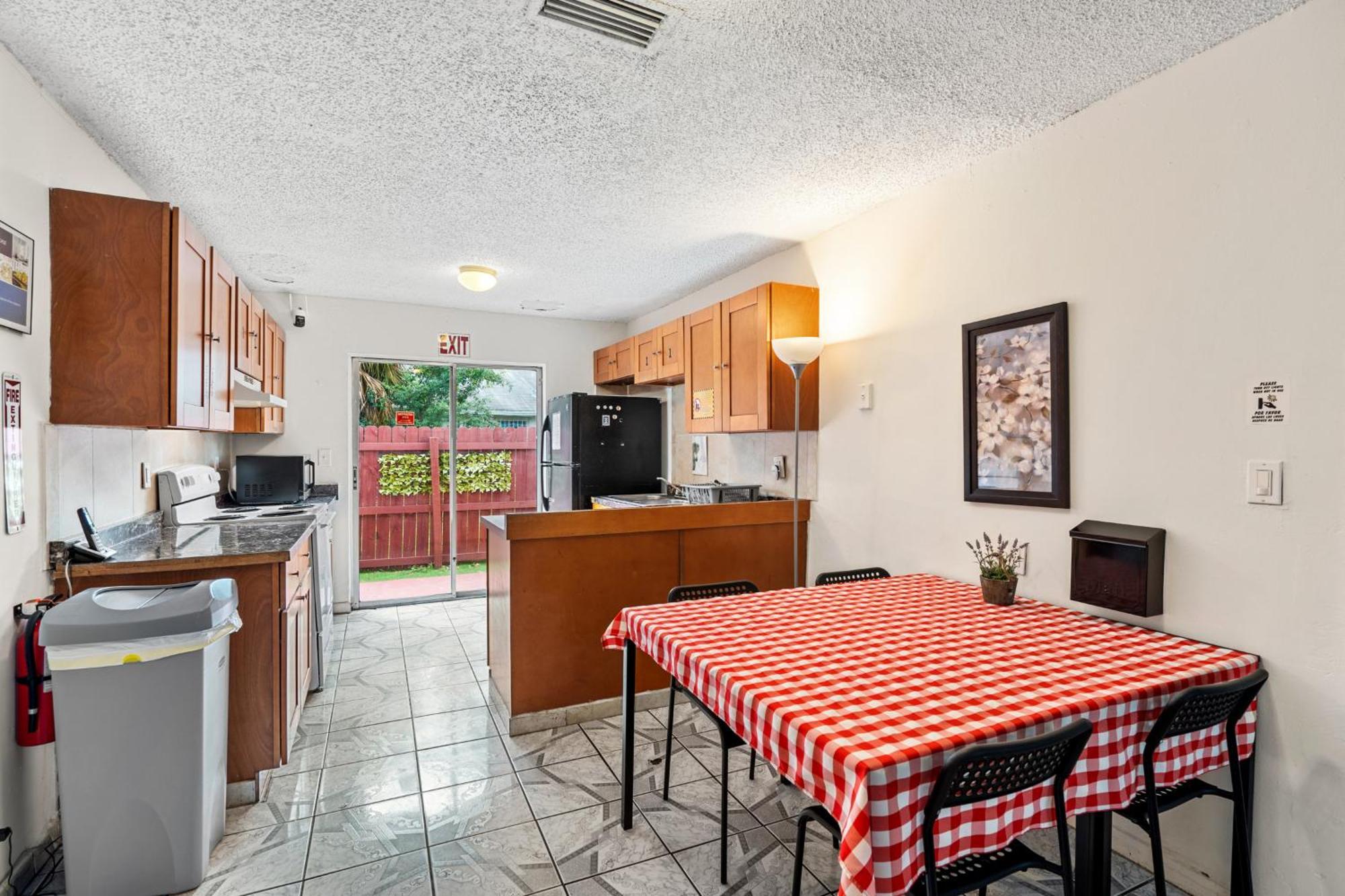 Hostel Crocodhouse Early Check In Eight Years Hosting Fort Lauderdale Exterior foto