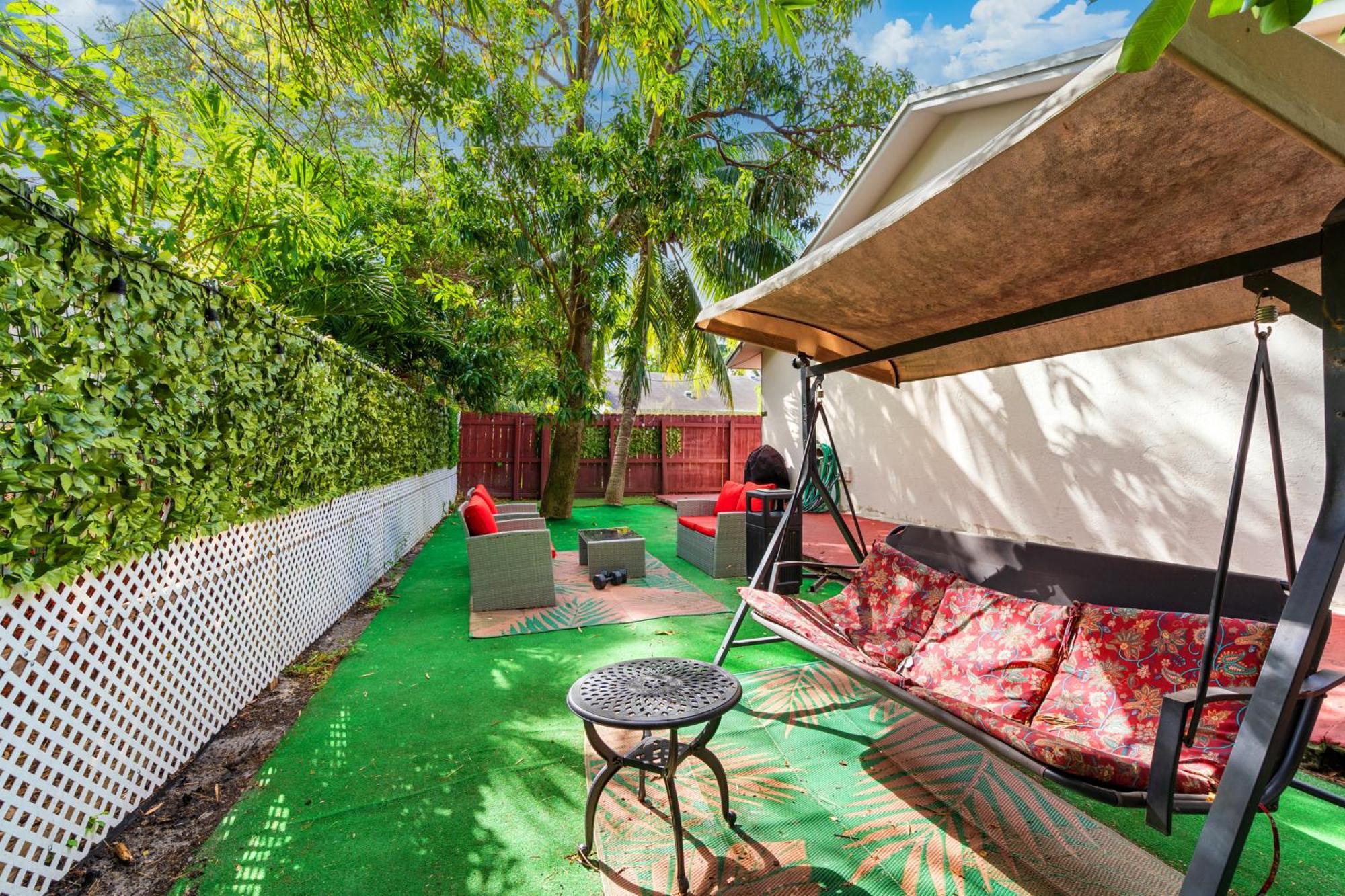 Hostel Crocodhouse Early Check In Eight Years Hosting Fort Lauderdale Exterior foto